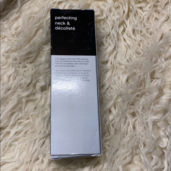 BRAND NEW PCA PERFECTING NECK AND DÉCOLLETÉ‼️✨ - Picture 5 of 8